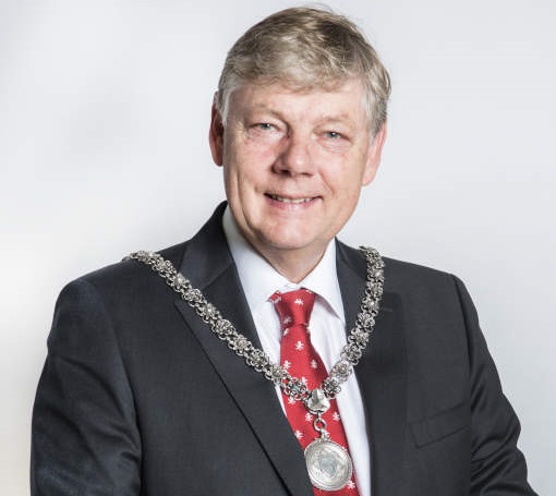 bloemendaal-burgemeester-elbert-roest-ambtsketing-portret